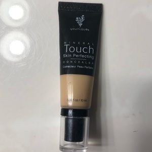 Younique concealer